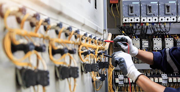 Professional Electrician technician working in Wallace, NC